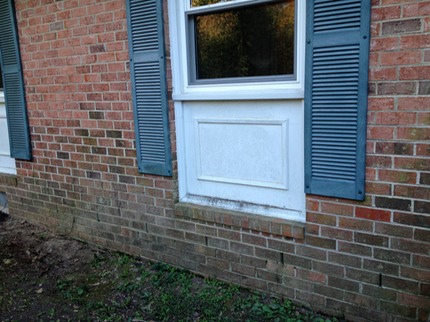 Marc’s on the Glass power pressure wash restore brick siding foundation of house in richmond va